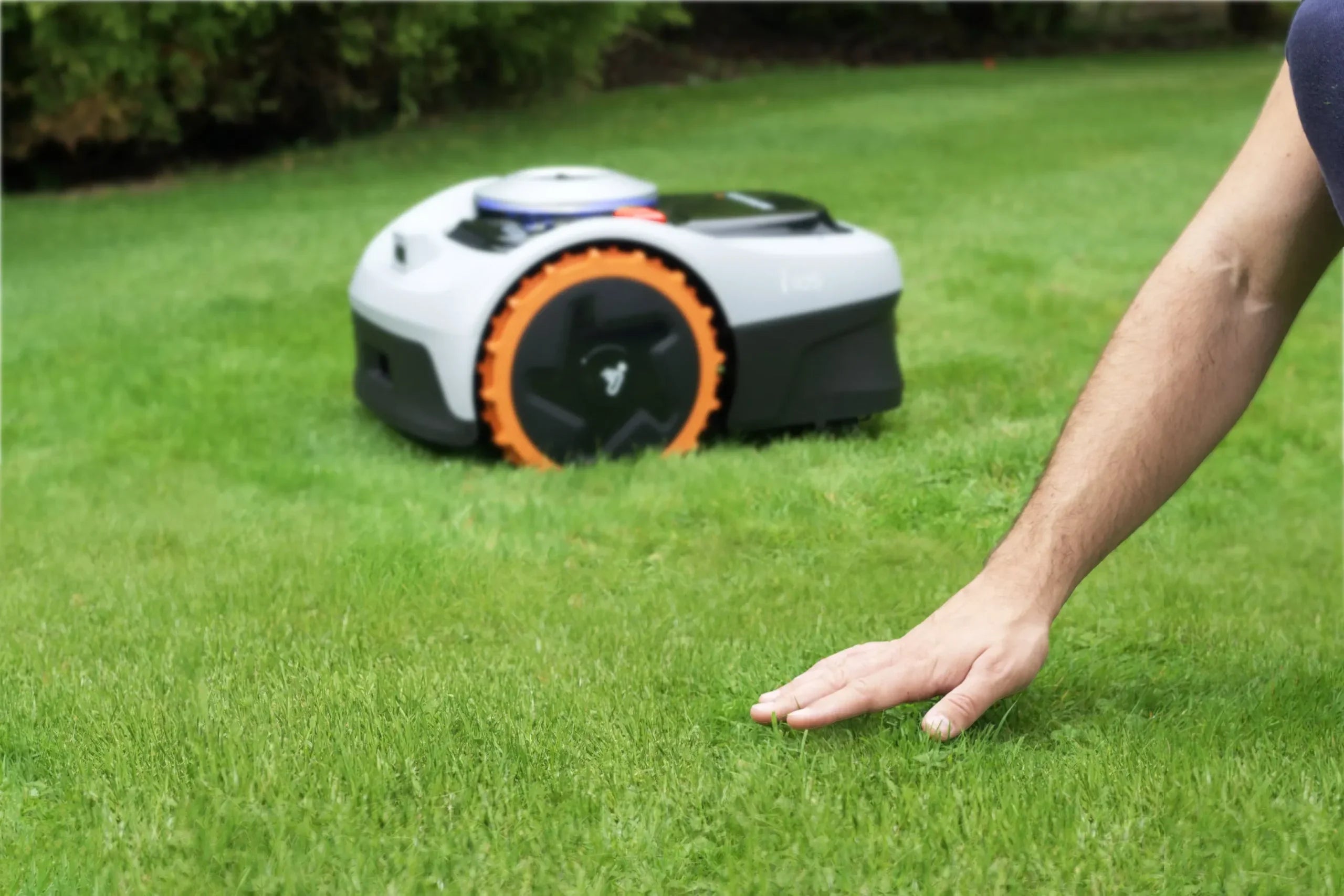 Robot-Cortacesped-sin-cables-perimetrales-Segway-Navimow-Serie-i-105E-500-m_C2_B2-Garaje-GRATIS-16-scaled-2 Robot-Cortacesped-sin-cables-perimetrales-Segway-Navimow-Serie-i-105E-500-m_C2_B2-Garaje-GRATIS-16-scaled-2